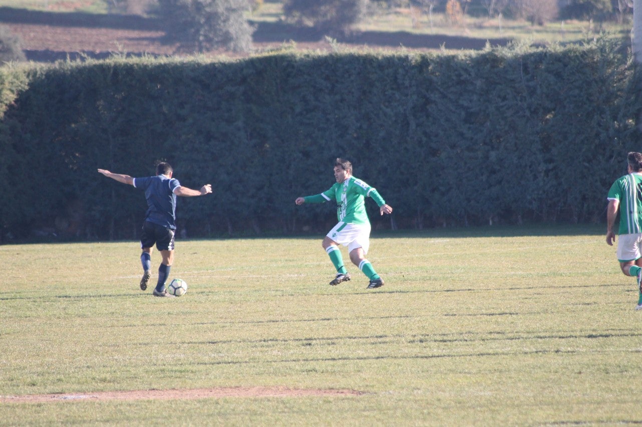 Imágenes del encuentro de semifinales de la Copa Luiqui de Veteranos disputado en el Municipal de San Roque y que terminó 1-3 (30-12-2018)