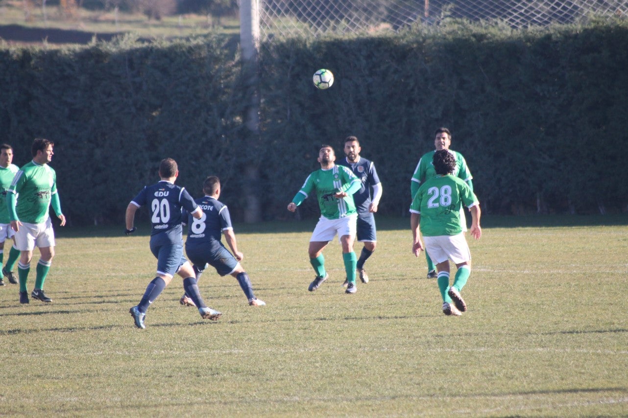 Imágenes del encuentro de semifinales de la Copa Luiqui de Veteranos disputado en el Municipal de San Roque y que terminó 1-3 (30-12-2018)