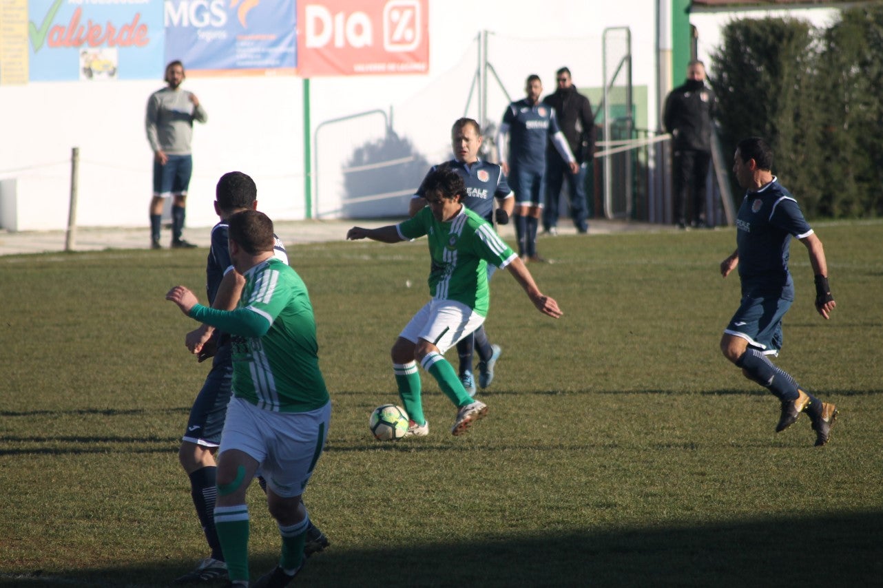 Imágenes del encuentro de semifinales de la Copa Luiqui de Veteranos disputado en el Municipal de San Roque y que terminó 1-3 (30-12-2018)
