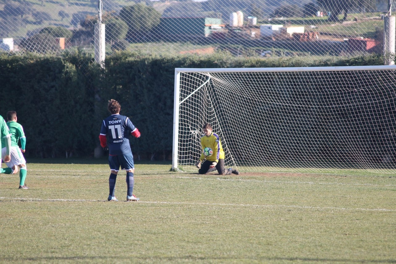 Imágenes del encuentro de semifinales de la Copa Luiqui de Veteranos disputado en el Municipal de San Roque y que terminó 1-3 (30-12-2018)