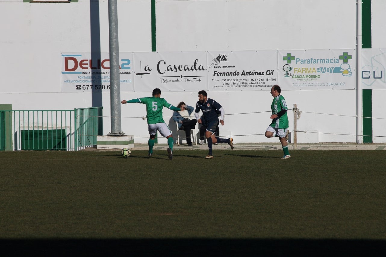 Imágenes del encuentro de semifinales de la Copa Luiqui de Veteranos disputado en el Municipal de San Roque y que terminó 1-3 (30-12-2018)