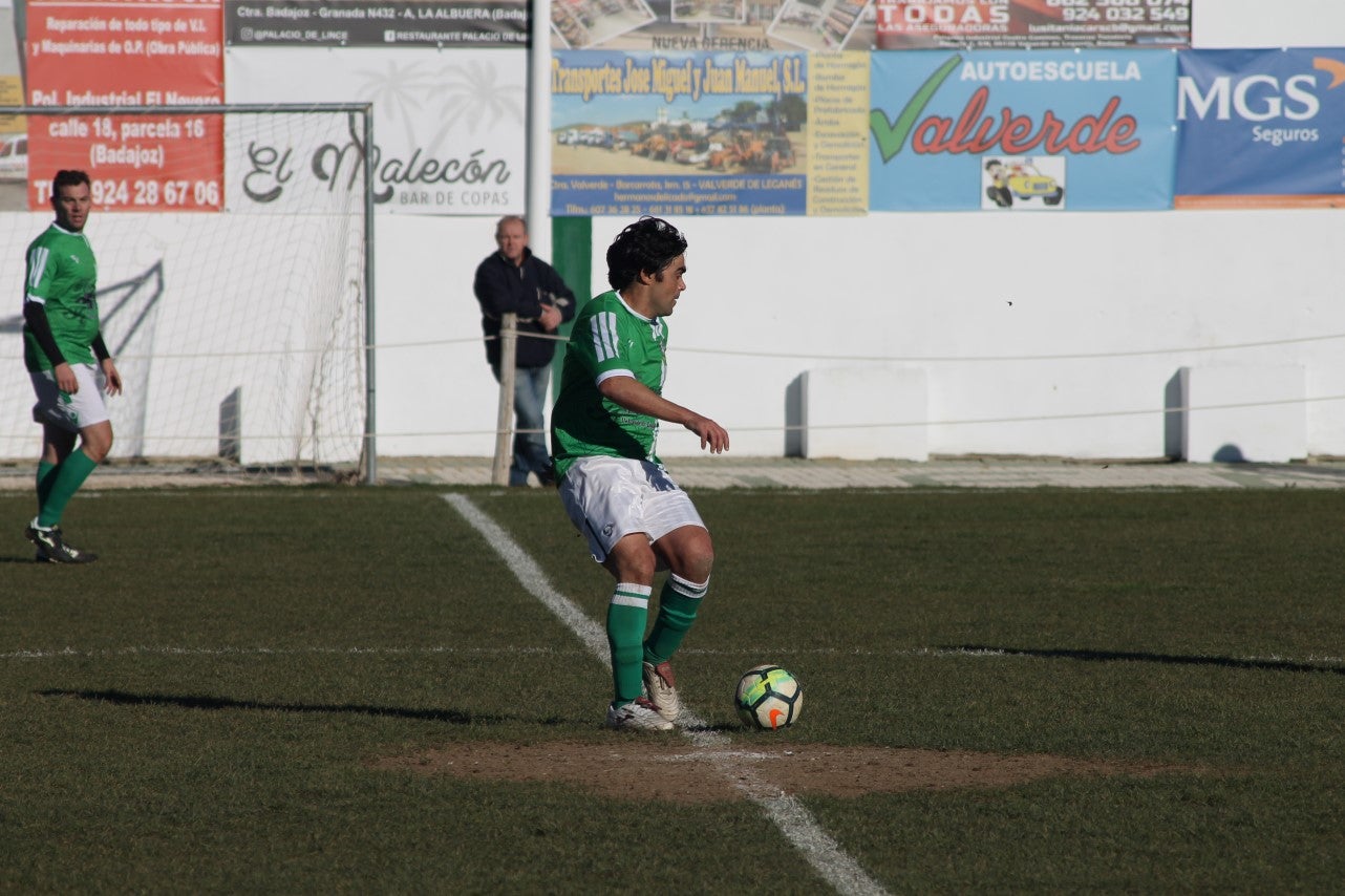 Imágenes del encuentro de semifinales de la Copa Luiqui de Veteranos disputado en el Municipal de San Roque y que terminó 1-3 (30-12-2018)