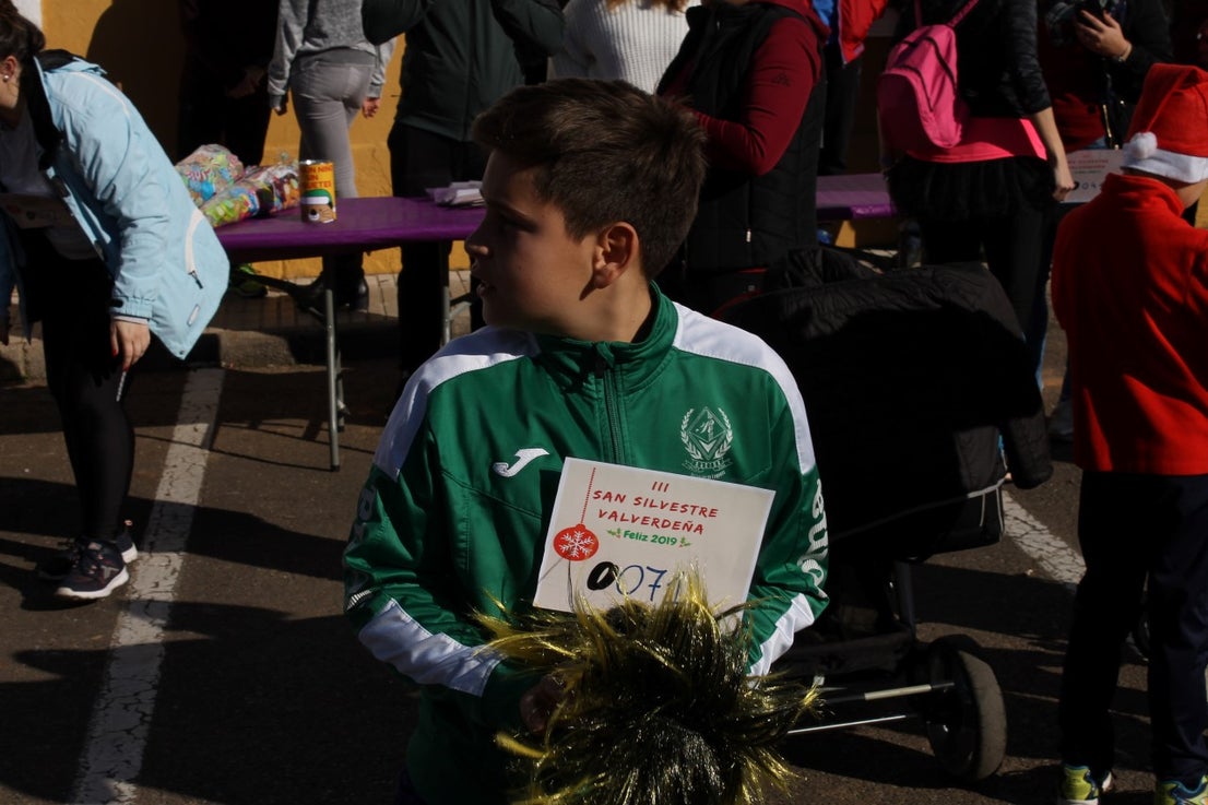 Algnas imágenes de la tercera edición de la San Silvestre Solidaria 2018, celebrada en Valverde de Leganés (30-12-2018)