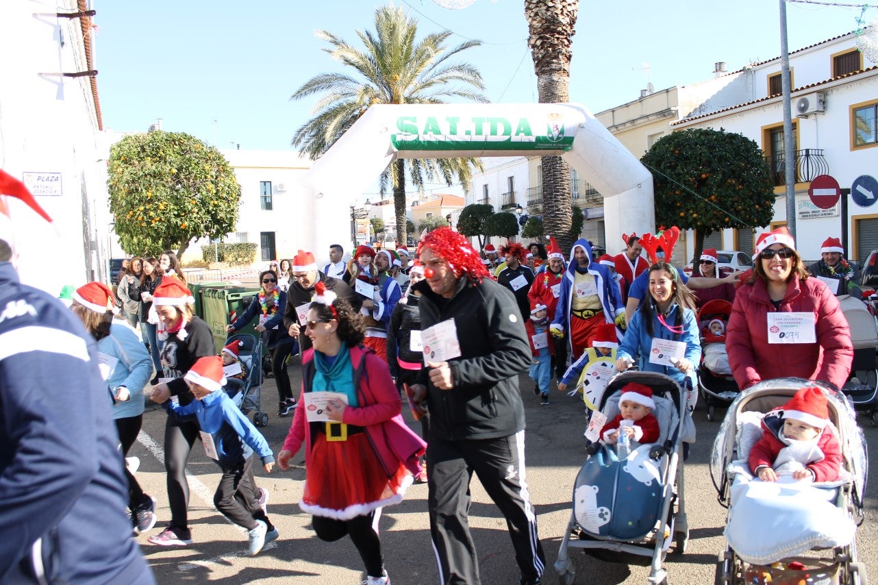 Algnas imágenes de la tercera edición de la San Silvestre Solidaria 2018, celebrada en Valverde de Leganés (30-12-2018)