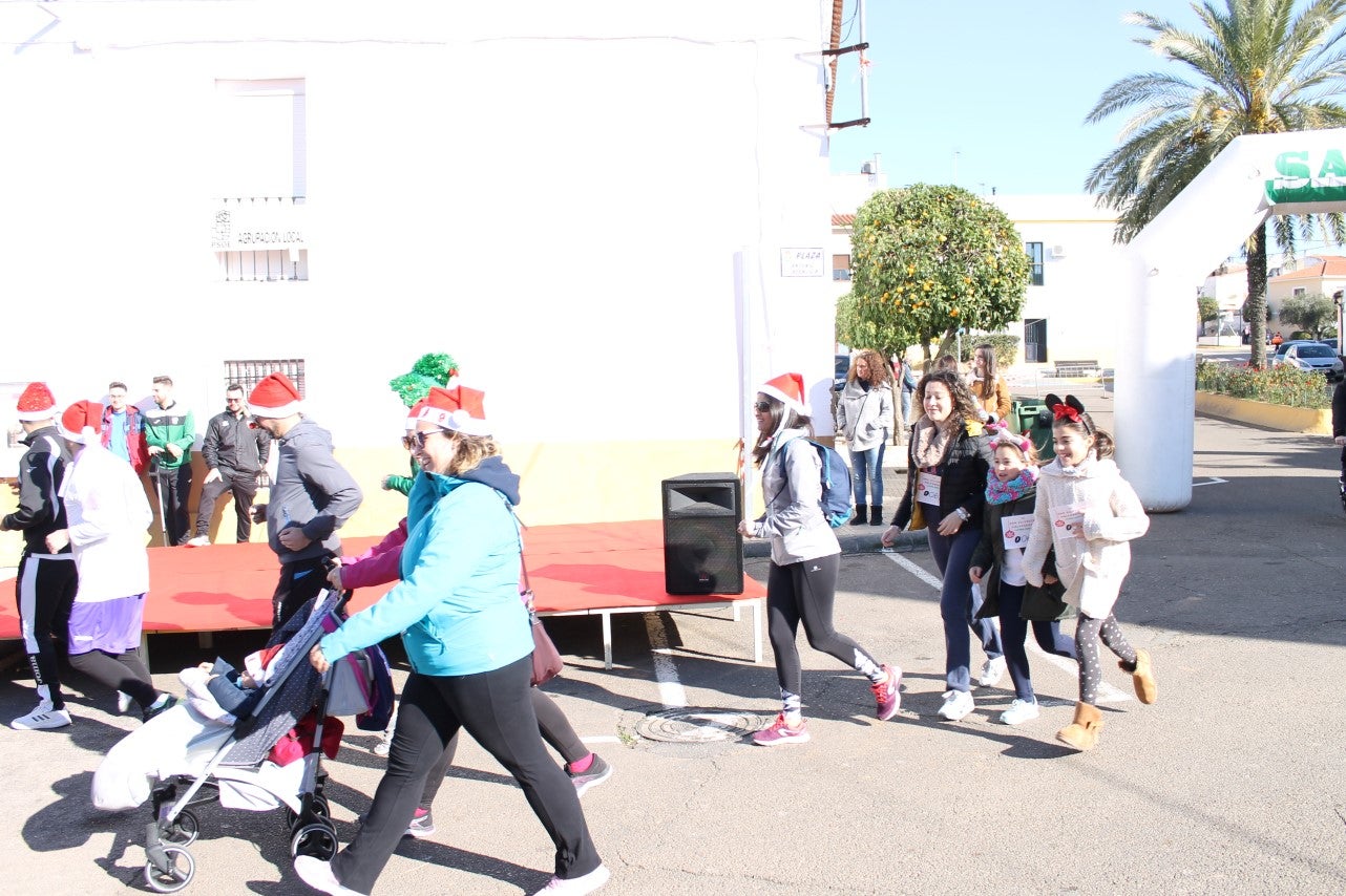 Algnas imágenes de la tercera edición de la San Silvestre Solidaria 2018, celebrada en Valverde de Leganés (30-12-2018)
