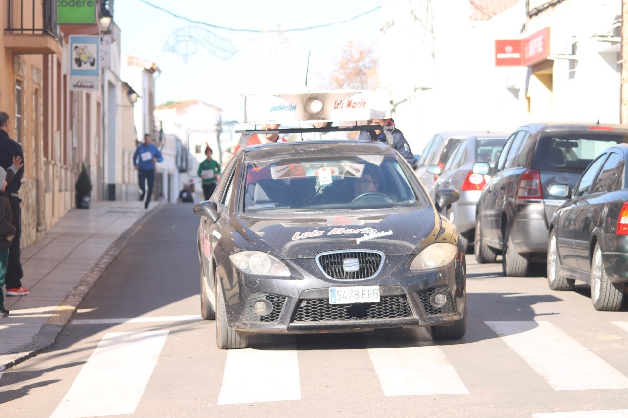 Algnas imágenes de la tercera edición de la San Silvestre Solidaria 2018, celebrada en Valverde de Leganés (30-12-2018)