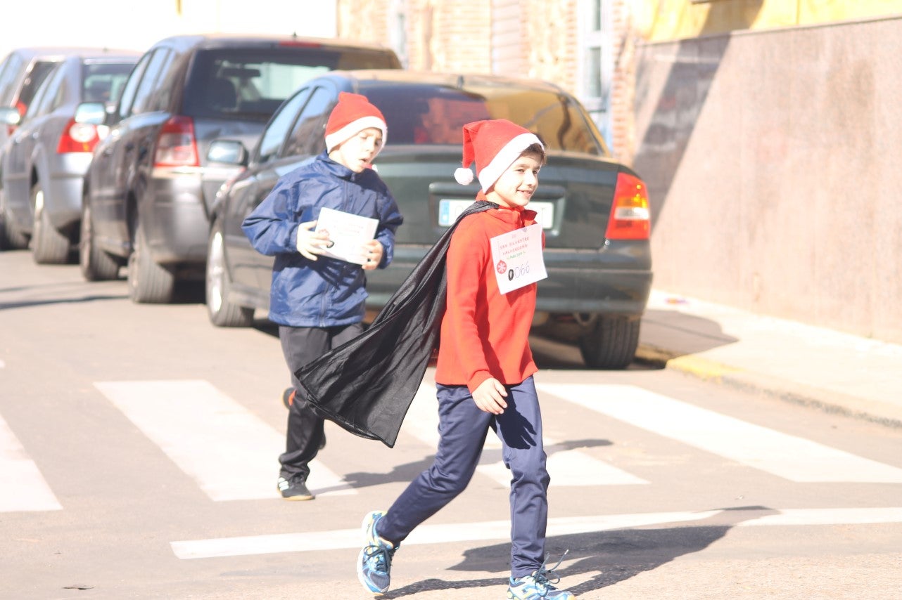 Algnas imágenes de la tercera edición de la San Silvestre Solidaria 2018, celebrada en Valverde de Leganés (30-12-2018)
