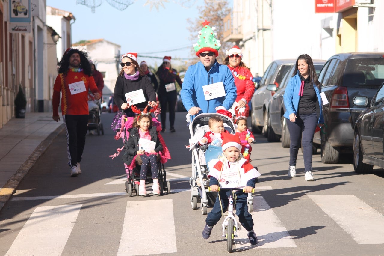 Algunas imágenes de la tercera edición de la San Silvestre Solidaria 2018, celebrada en Valverde de Leganés (30-12-2018)