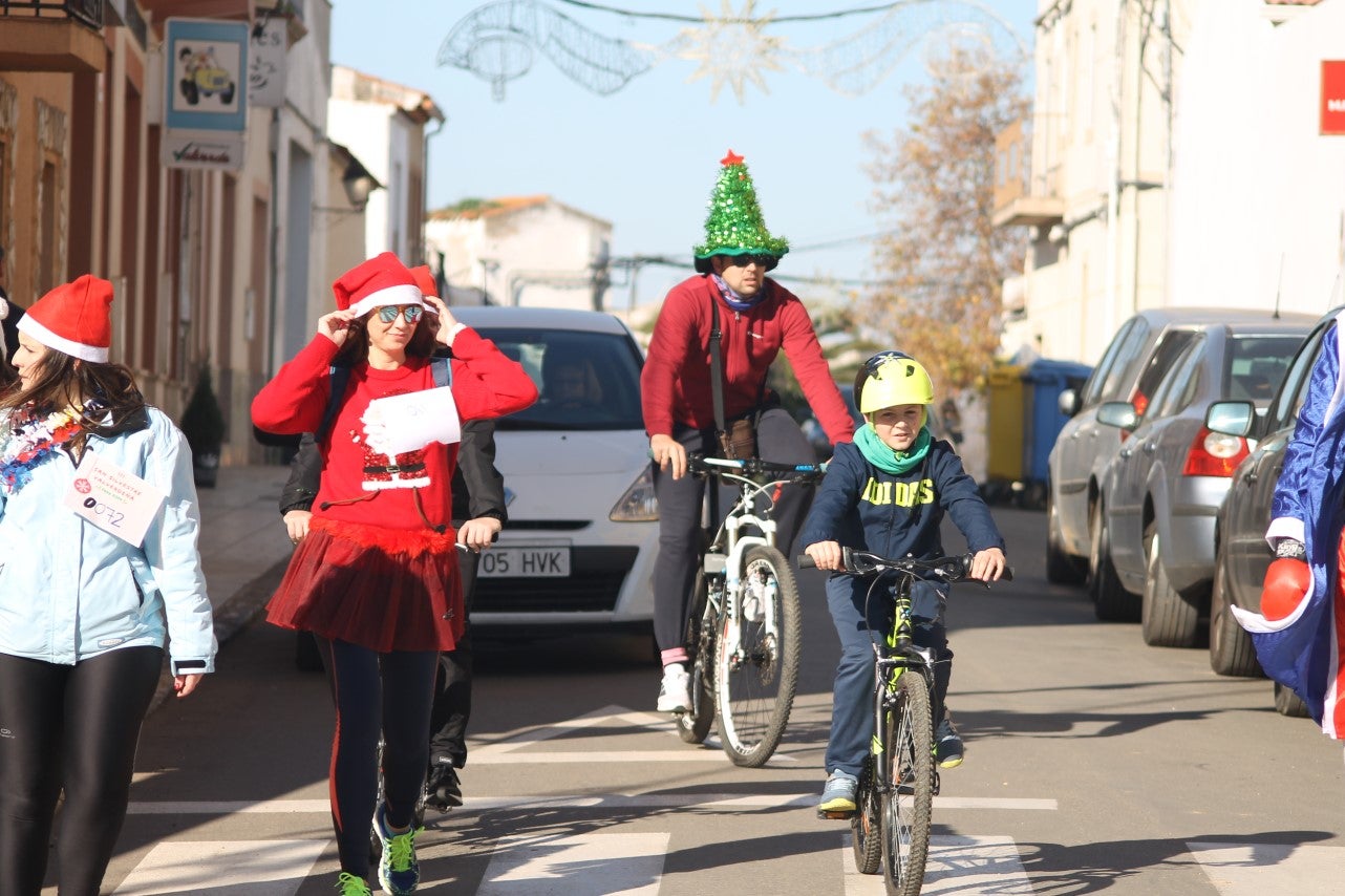 Algunas imágenes de la tercera edición de la San Silvestre Solidaria 2018, celebrada en Valverde de Leganés (30-12-2018)