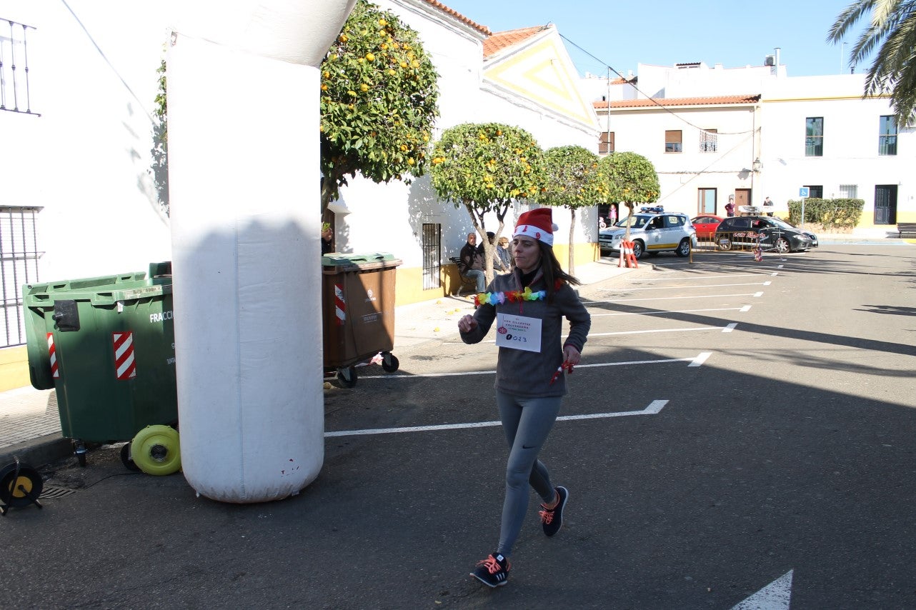 Algunas imágenes de la tercera edición de la San Silvestre Solidaria 2018, celebrada en Valverde de Leganés (30-12-2018)