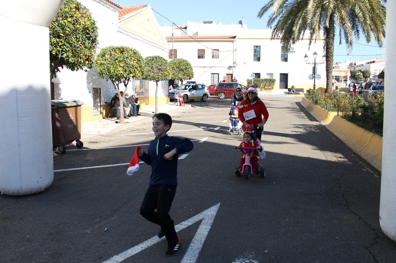 Algunas imágenes de la tercera edición de la San Silvestre Solidaria 2018, celebrada en Valverde de Leganés (30-12-2018)