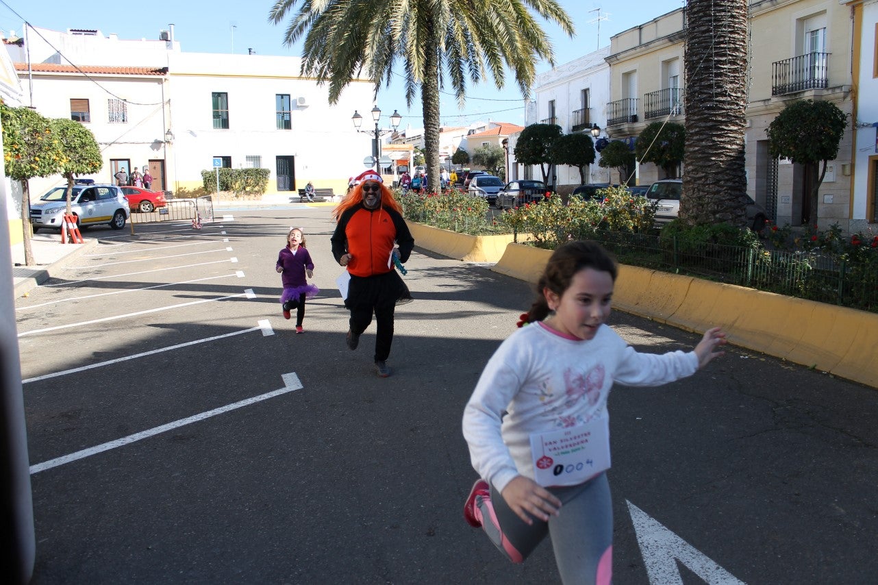 Algunas imágenes de la tercera edición de la San Silvestre Solidaria 2018, celebrada en Valverde de Leganés (30-12-2018)