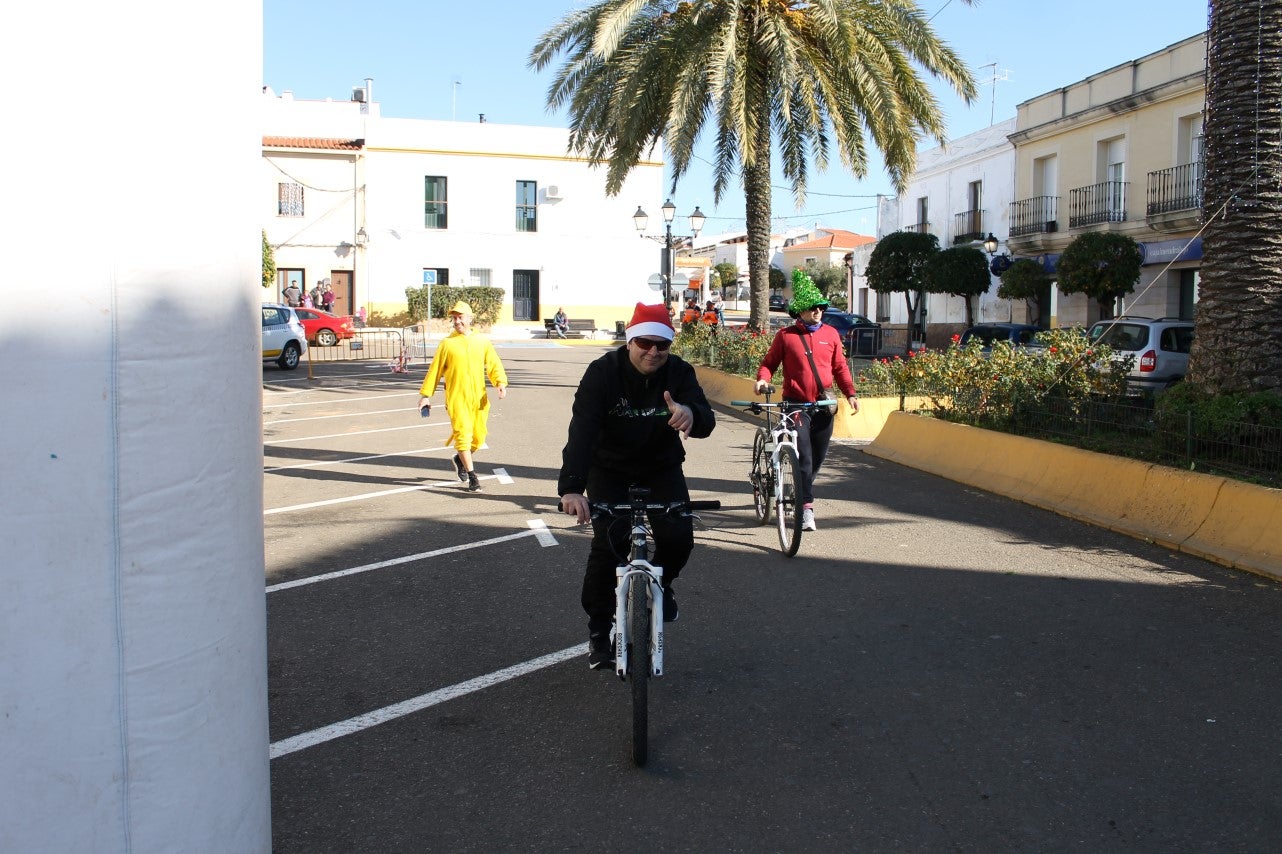 Algunas imágenes de la tercera edición de la San Silvestre Solidaria 2018, celebrada en Valverde de Leganés (30-12-2018)