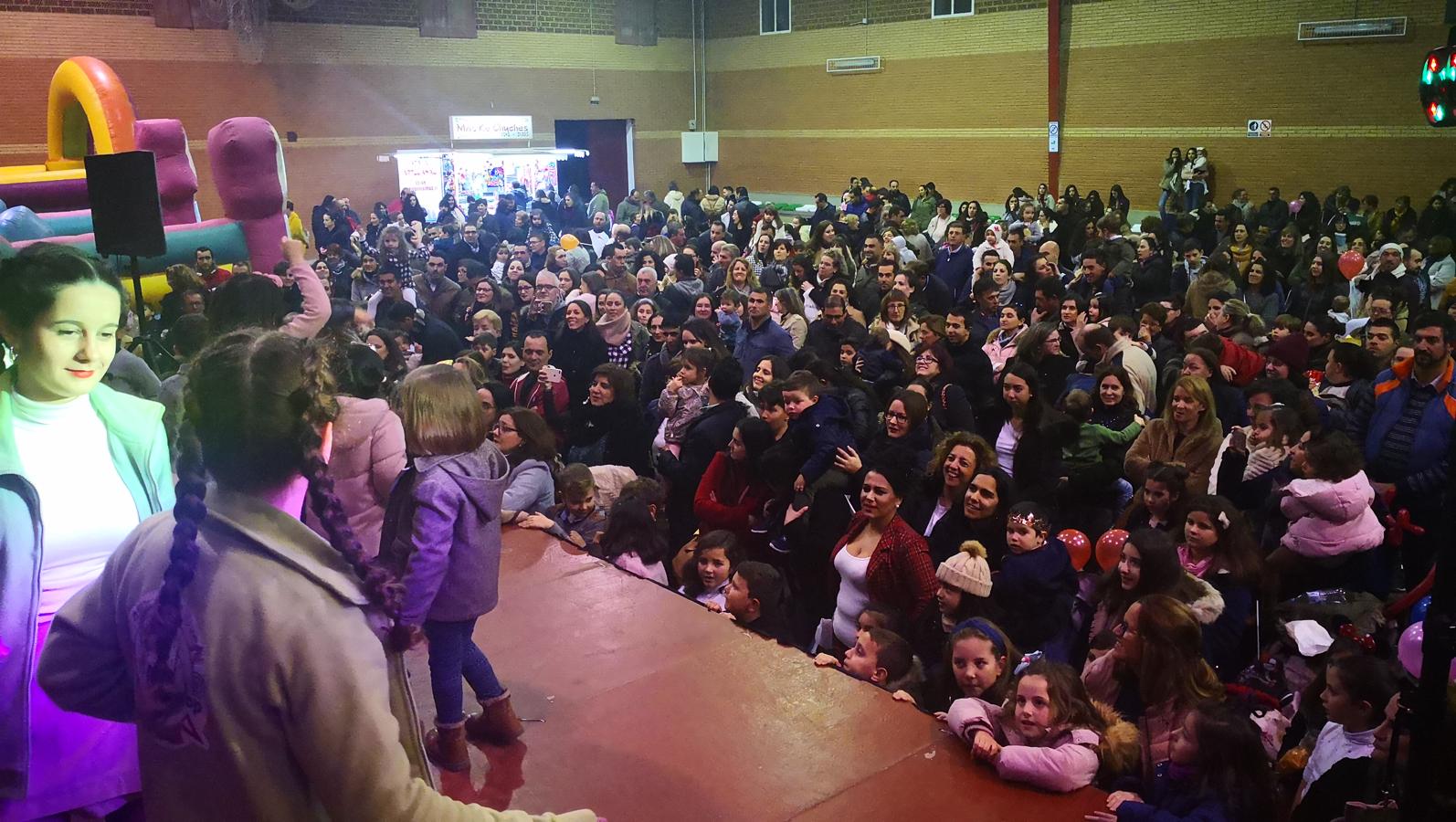 Algunas imágenes de la cabalgata de Los Reyes Magos de Oriente en Valverde de Leganés (05-01-2019)