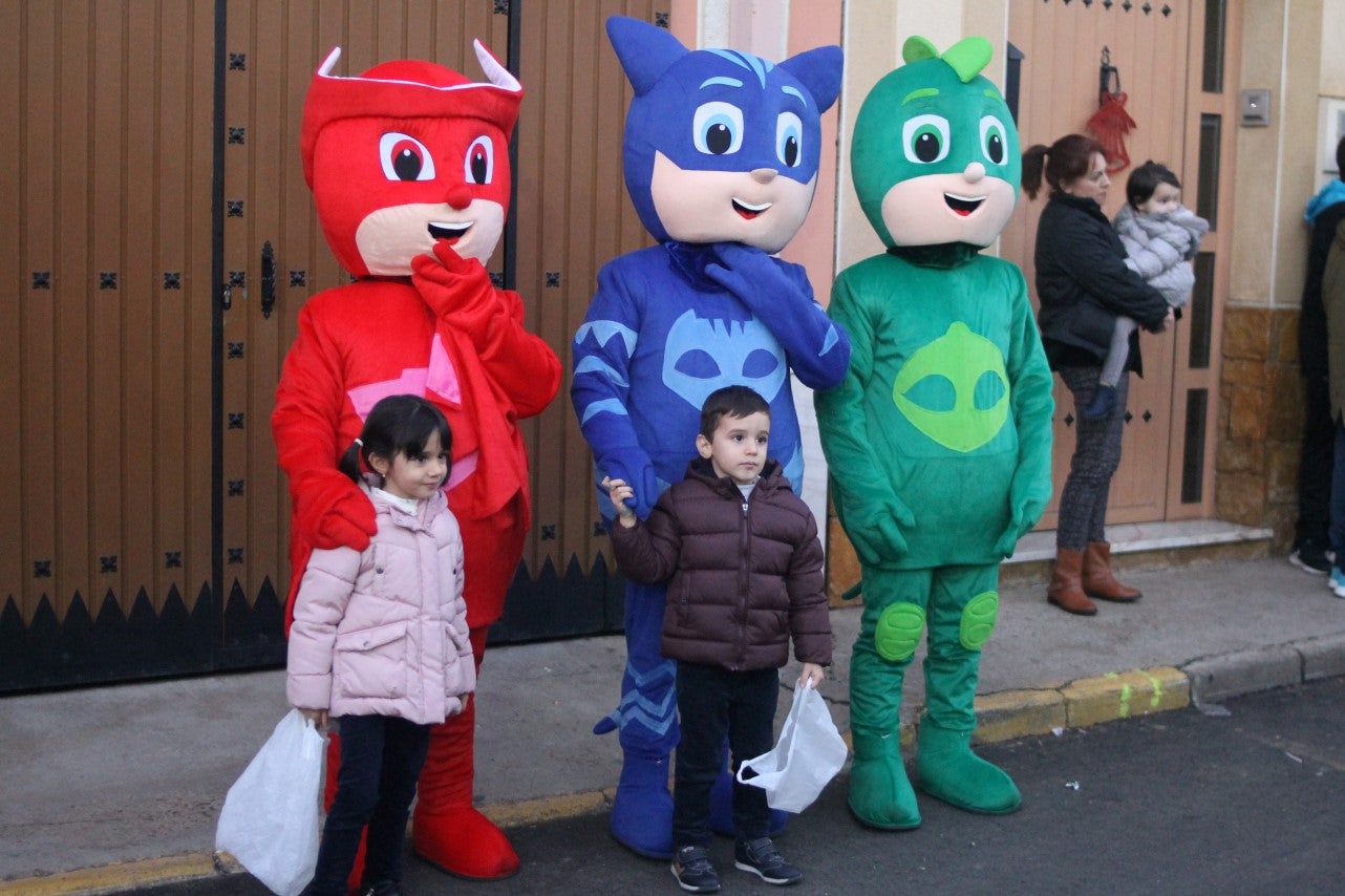 Imágenes de la cabalgata de Los Reyes Magos de Oriente en Valverde de Leganés (05-01-2019)