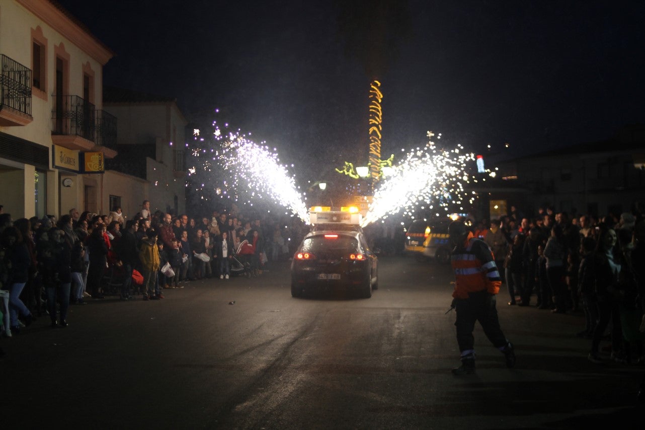 Imágenes de la cabalgata de Los Reyes Magos de Oriente en Valverde de Leganés (05-01-2019)