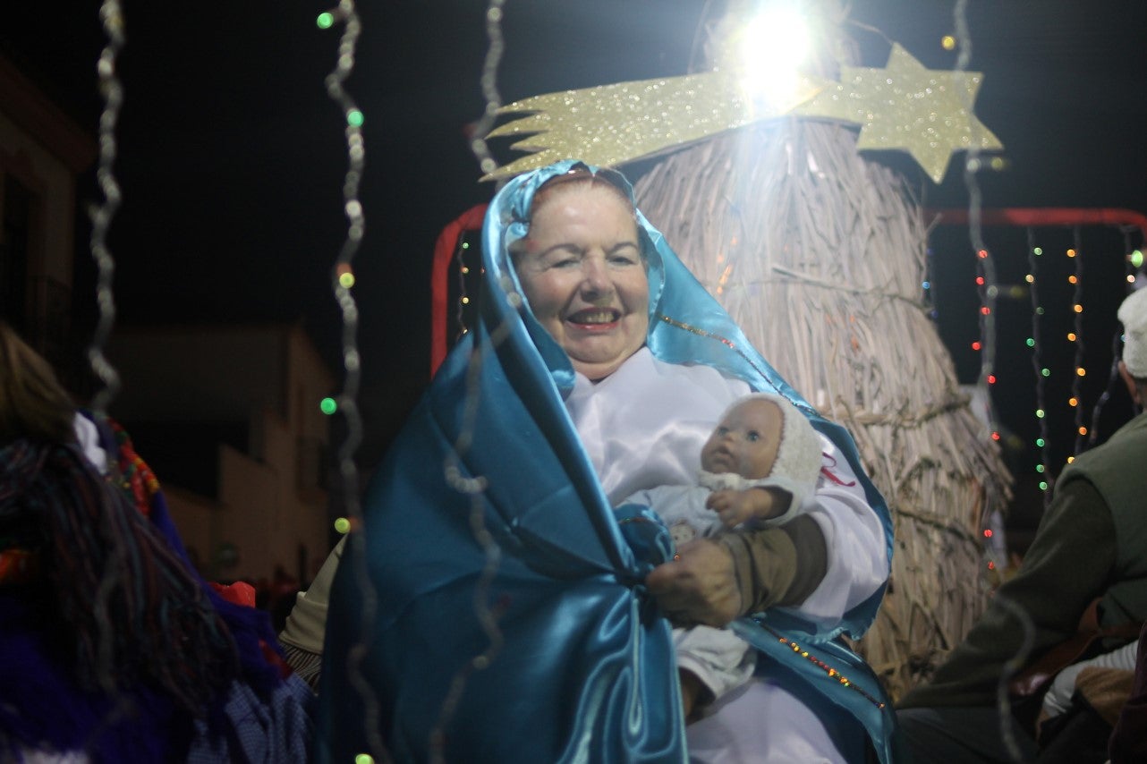 Algunas imágenes de la cabalgata de Los Reyes Magos de Oriente en Valverde de Leganés (05-01-2019)