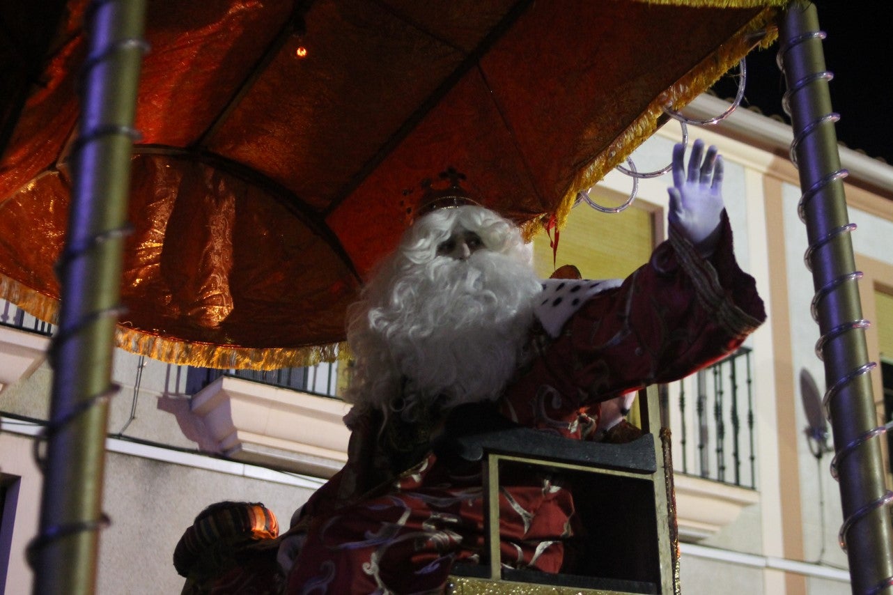 Algunas imágenes de la cabalgata de Los Reyes Magos de Oriente en Valverde de Leganés (05-01-2019)