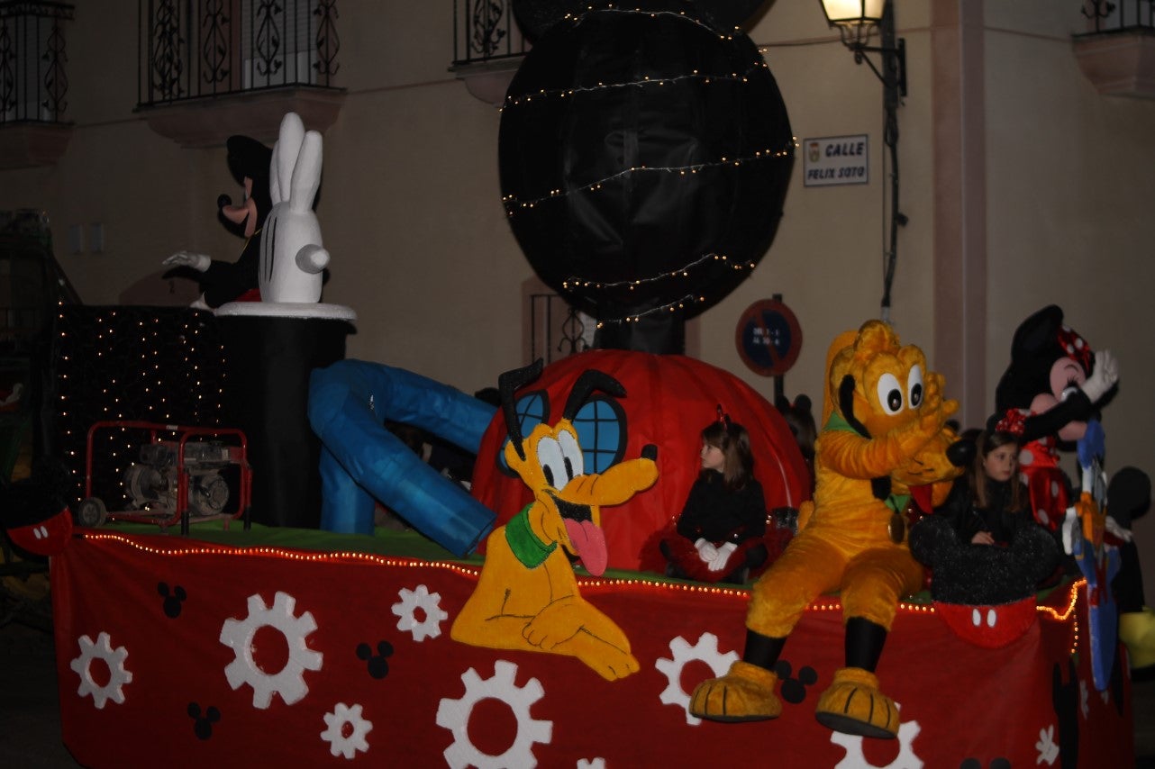 Algunas imágenes de la cabalgata de Los Reyes Magos de Oriente en Valverde de Leganés (05-01-2019)