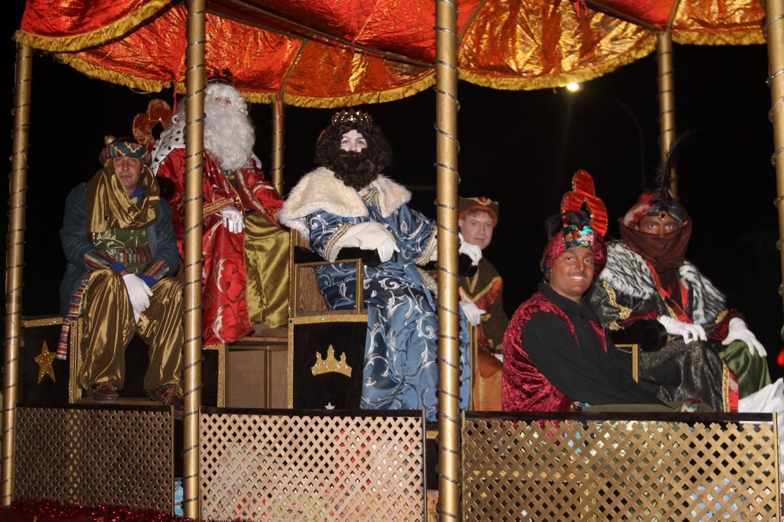 Algunas imágenes de la cabalgata de Los Reyes Magos de Oriente en Valverde de Leganés (05-01-2019)