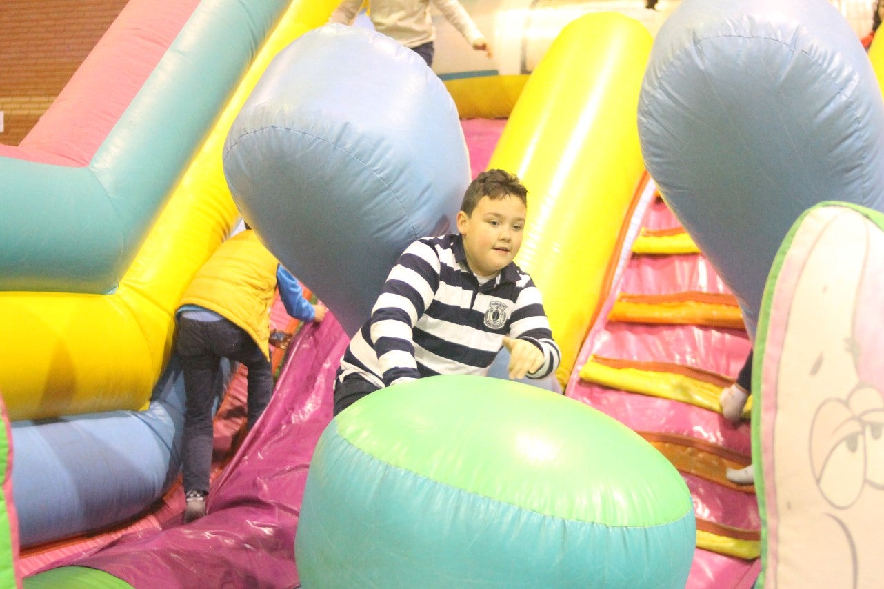 Algunas imágenes de la cabalgata de Los Reyes Magos de Oriente en Valverde de Leganés (05-01-2019)