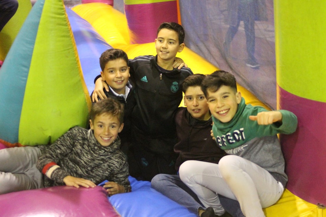 Algunas imágenes de la cabalgata de Los Reyes Magos de Oriente en Valverde de Leganés (05-01-2019)