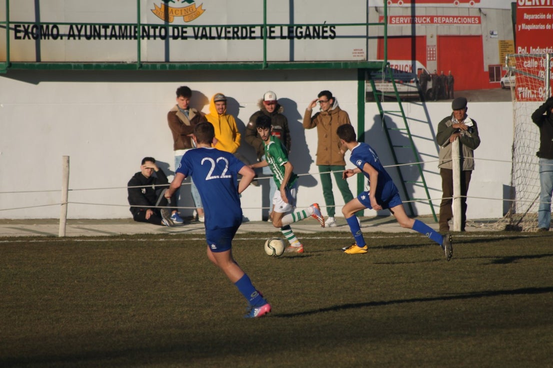 Imágenes del encuentro de juveniles de la doceava jornada de liga disputado en el Municipal de San Roque y que acabó 6-3 (12-01-2019)