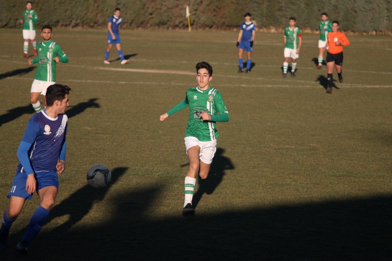 Imágenes del encuentro de juveniles de la doceava jornada de liga disputado en el Municipal de San Roque y que acabó 6-3 (12-01-2019)