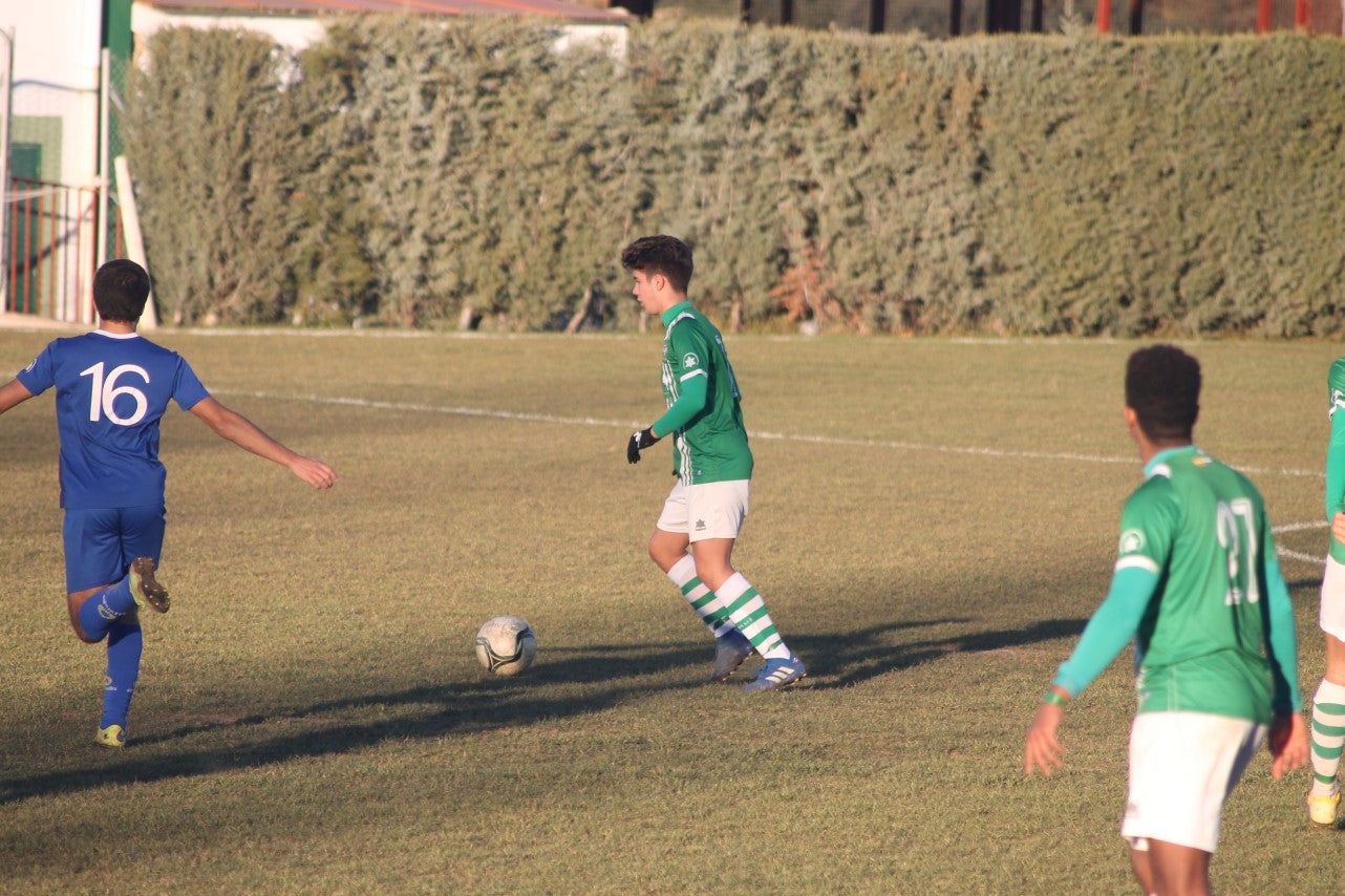 Imágenes del encuentro de juveniles de la doceava jornada de liga disputado en el Municipal de San Roque y que acabó 6-3 (12-01-2019)