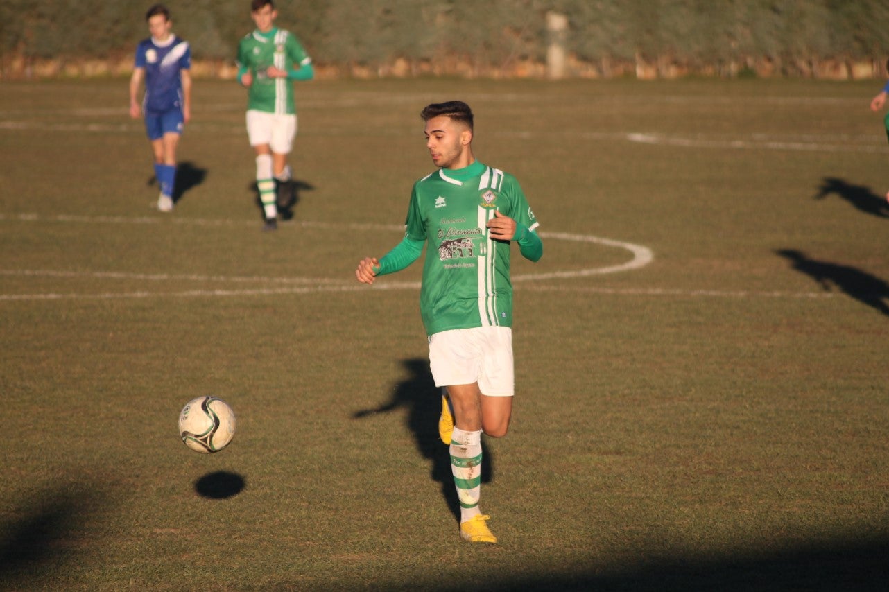 Imágenes del encuentro de juveniles de la doceava jornada de liga disputado en el Municipal de San Roque y que acabó 6-3 (12-01-2019)