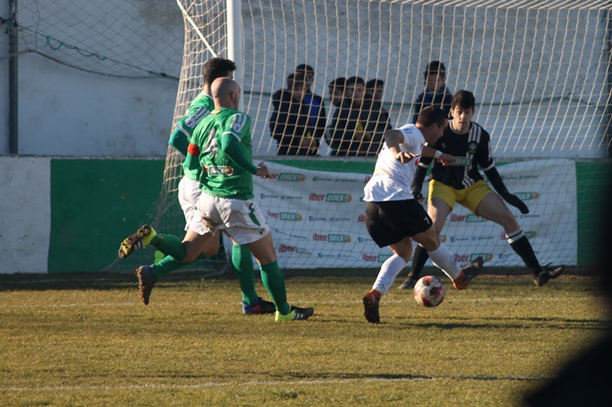 Imágenes del encuentro de la 21ª jornada de liga de Tercera División disputado en el Municipal de San Roque y que acabó 0-2 (20-01-2019)