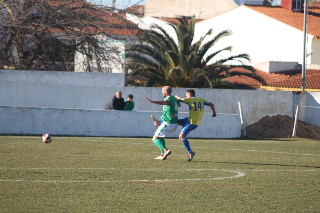 Imágenes del encuentro de la vigesimotercera jornada de liga de Tercera División, disputado en el Municipal de San Roque y que terminó 6-2 (03-02-2019)