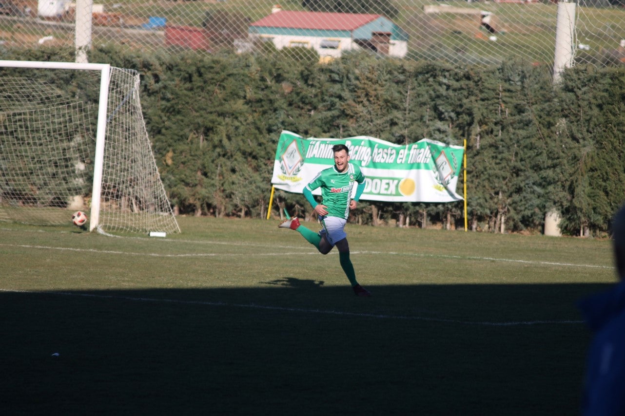 Imágenes del encuentro de la vigesimotercera jornada de liga de Tercera División, disputado en el Municipal de San Roque y que terminó 6-2 (03-02-2019)