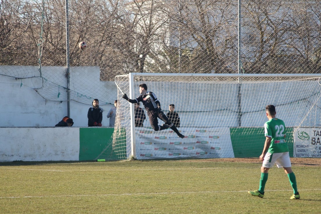 Imágenes del encuentro de la vigesimotercera jornada de liga de Tercera División, disputado en el Municipal de San Roque y que terminó 6-2 (03-02-2019)