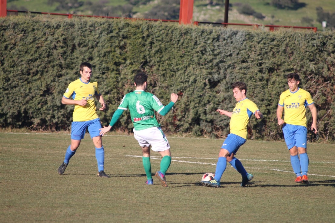 Imágenes del encuentro de la vigesimotercera jornada de liga de Tercera División, disputado en el Municipal de San Roque y que terminó 6-2 (03-02-2019)