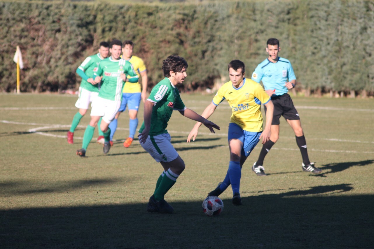 Imágenes del encuentro de la vigesimotercera jornada de liga de Tercera División, disputado en el Municipal de San Roque y que terminó 6-2 (03-02-2019)