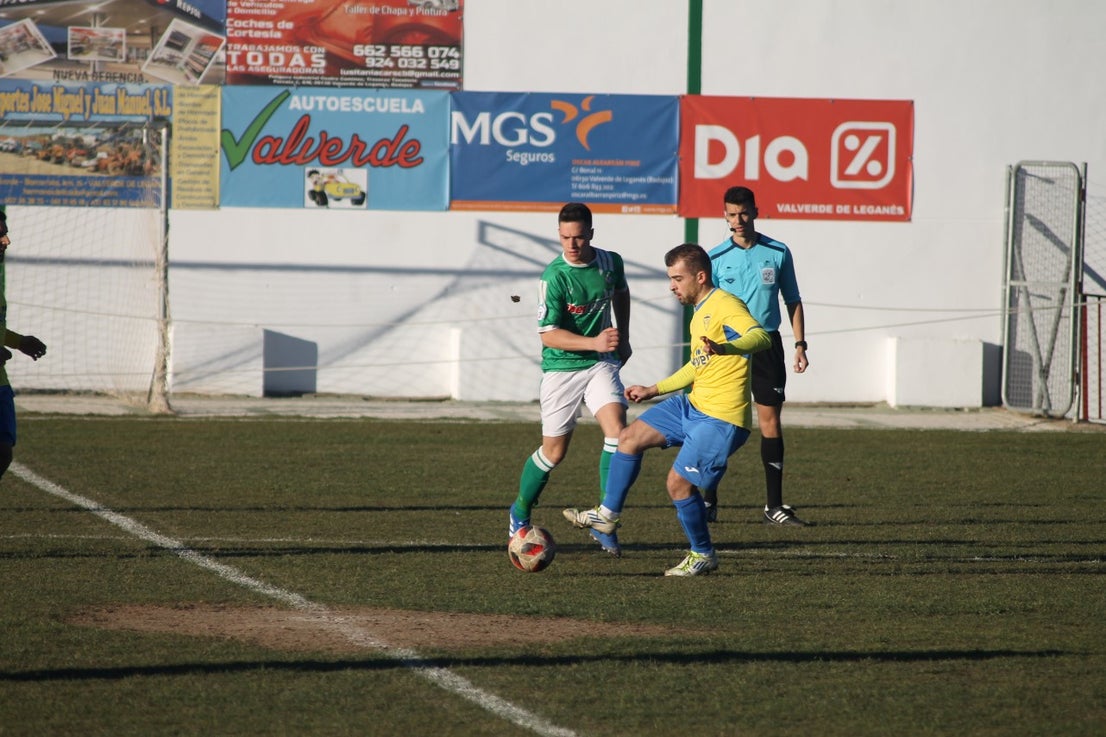 Imágenes del encuentro de la vigesimotercera jornada de liga de Tercera División, disputado en el Municipal de San Roque y que terminó 6-2 (03-02-2019)