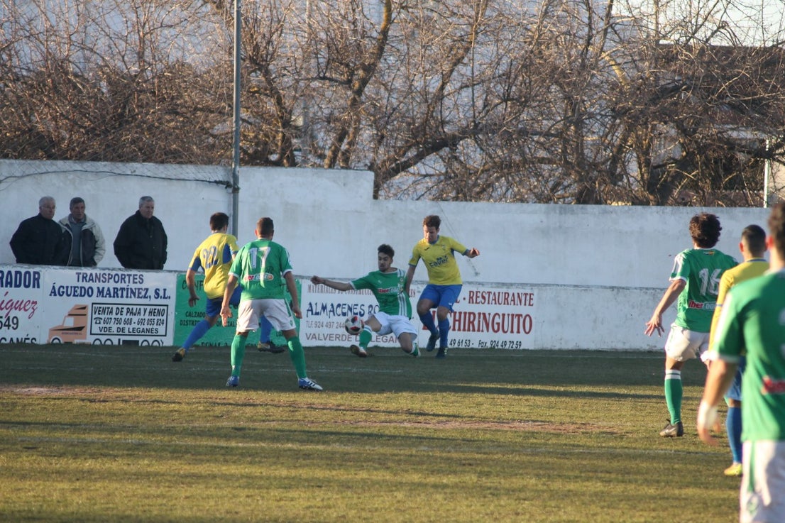 Imágenes del encuentro de la vigesimotercera jornada de liga de Tercera División, disputado en el Municipal de San Roque y que terminó 6-2 (03-02-2019)