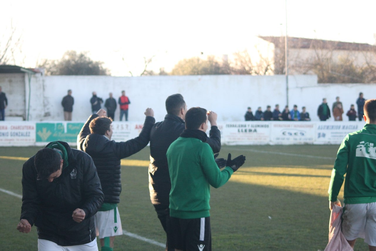 Imágenes del encuentro de la vigesimotercera jornada de liga de Tercera División, disputado en el Municipal de San Roque y que terminó 6-2 (03-02-2019)