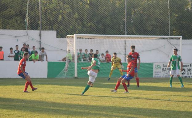 Imagen dle partido de ida entre el Racing Valverdeño y el Diocesano