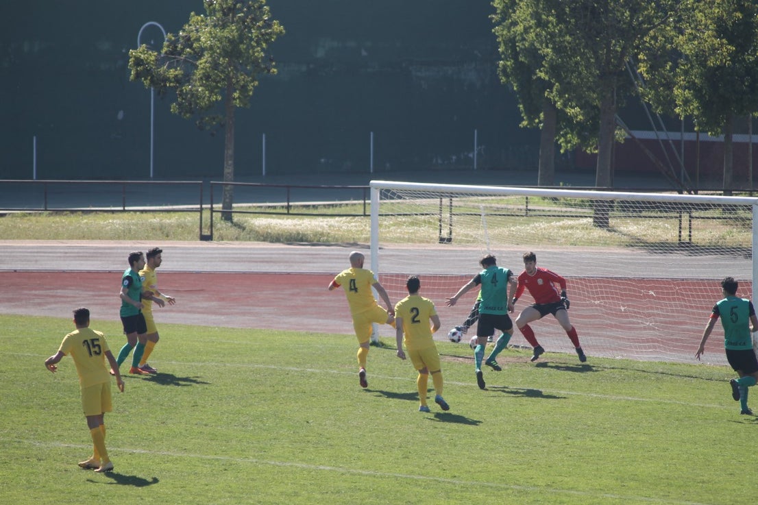 Imágenes del encuentro de la vigesimosexta joranda de liga de Tercera División, disputado en Jerez de los Caballeros y que acabó (24-22-2019)