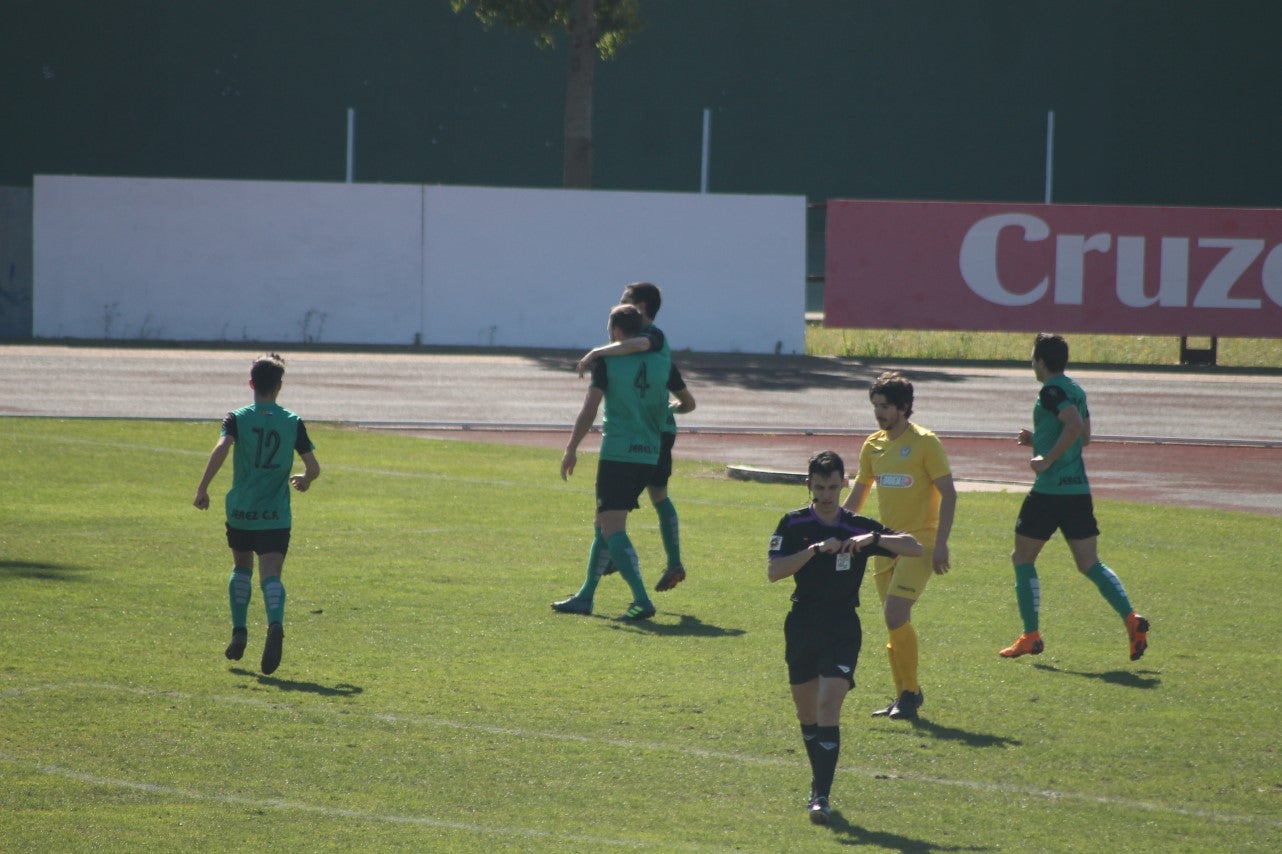 Imágenes del encuentro de la vigesimosexta joranda de liga de Tercera División, disputado en Jerez de los Caballeros y que acabó (24-22-2019)