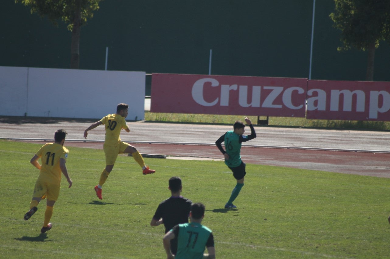 Imágenes del encuentro de la vigesimosexta joranda de liga de Tercera División, disputado en Jerez de los Caballeros y que acabó (24-22-2019)