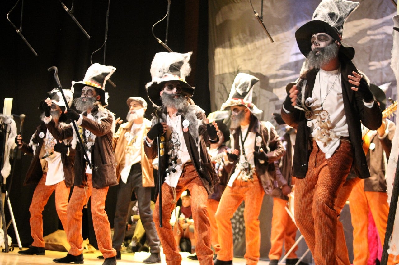 Actuación de Los Camuñas en el Concurso de Murgas del Carnaval de Valverde de Leganés 2019 (01-03-2019)