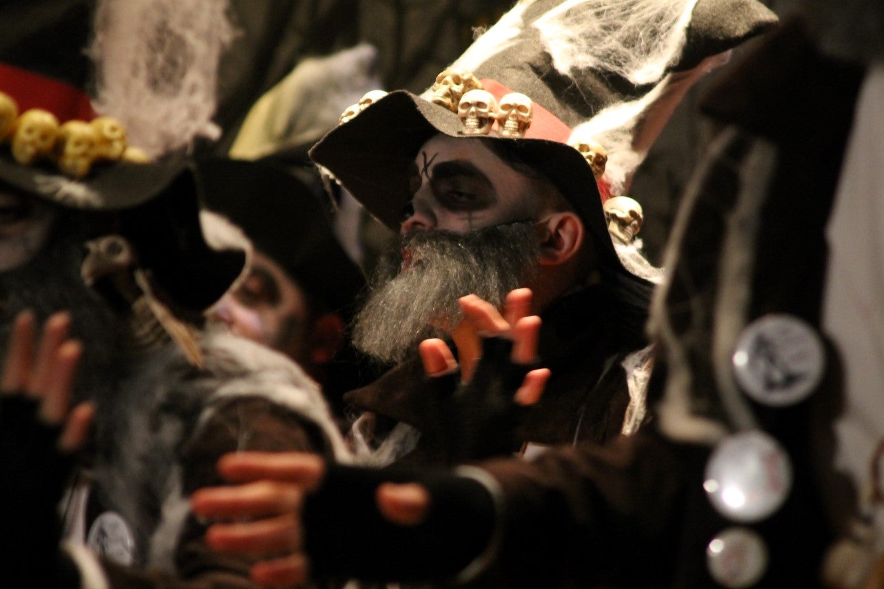 Actuación de Los Camuñas en el Concurso de Murgas del Carnaval de Valverde de Leganés 2019 (01-03-2019)