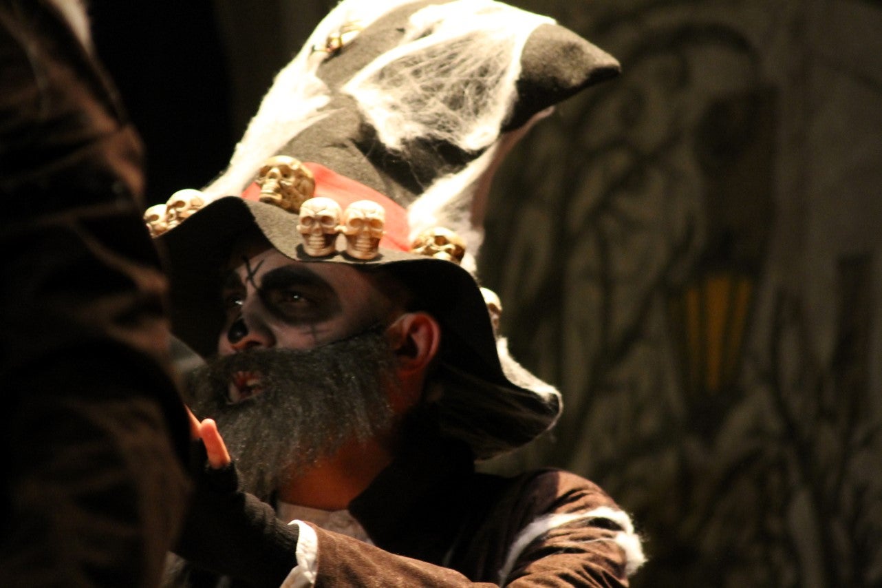 Actuación de Los Camuñas en el Concurso de Murgas del Carnaval de Valverde de Leganés 2019 (01-03-2019)