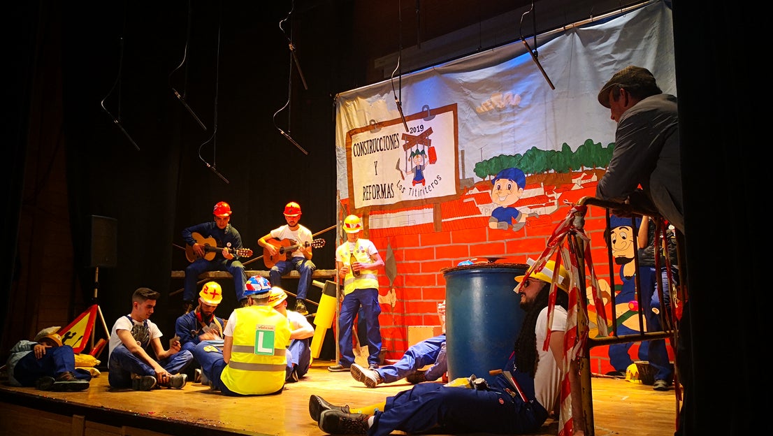 Actuación de Los Titiriteros en el Concurso de Murgas del Carnaval de Valverde de Leganés 2019 (01-03-2019)