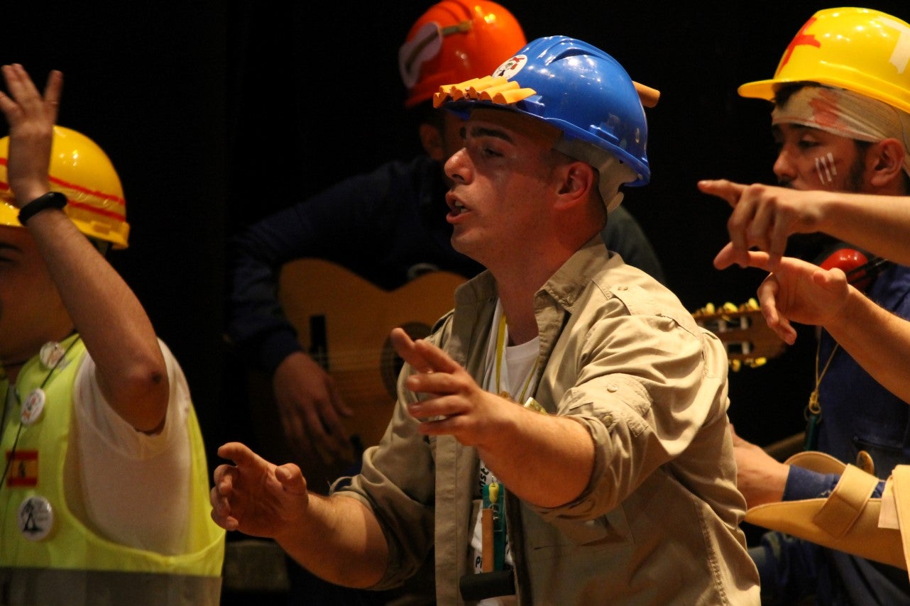 Actuación de Los Titiriteros en el Concurso de Murgas del Carnaval de Valverde de Leganés 2019 (01-03-2019)