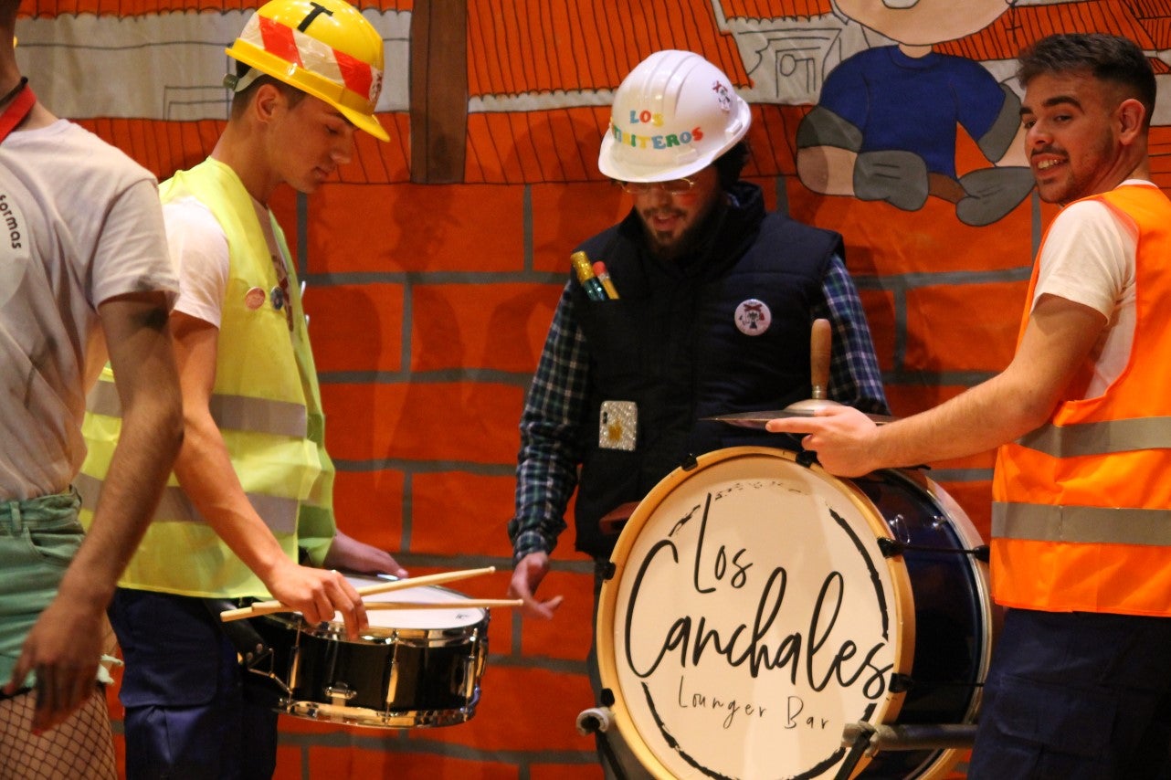 Actuación de Los Titiriteros en el Concurso de Murgas del Carnaval de Valverde de Leganés 2019 (01-03-2019)