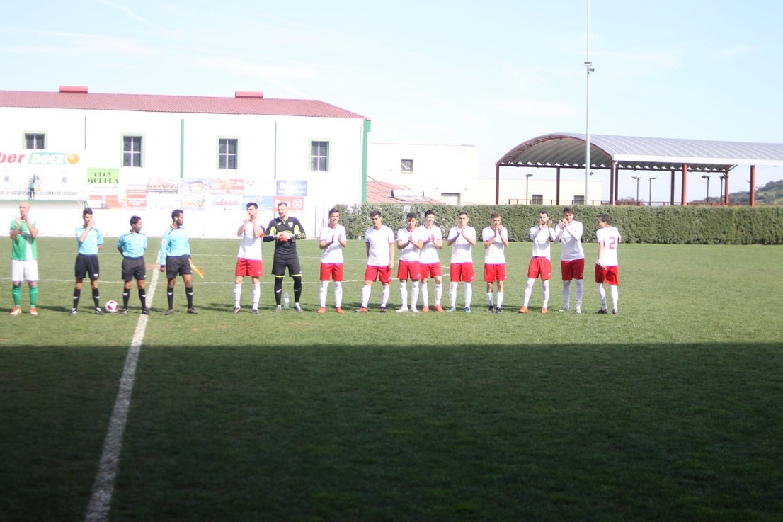 Imágenes del encuentro correspondiente a la vigesimoséptima jornada de liga de Tercera División disputado en el Municipal de San Roque, que acabó 3-2 (03-03-2019)